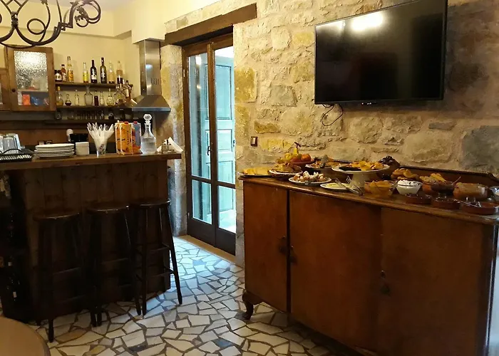 Messana Pensionat Messíni